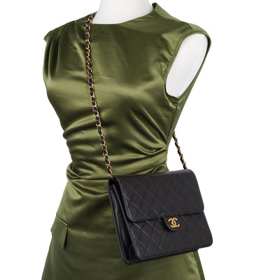 Matelasse Chain Shoulder Bag Lambskin Leather Medium Black